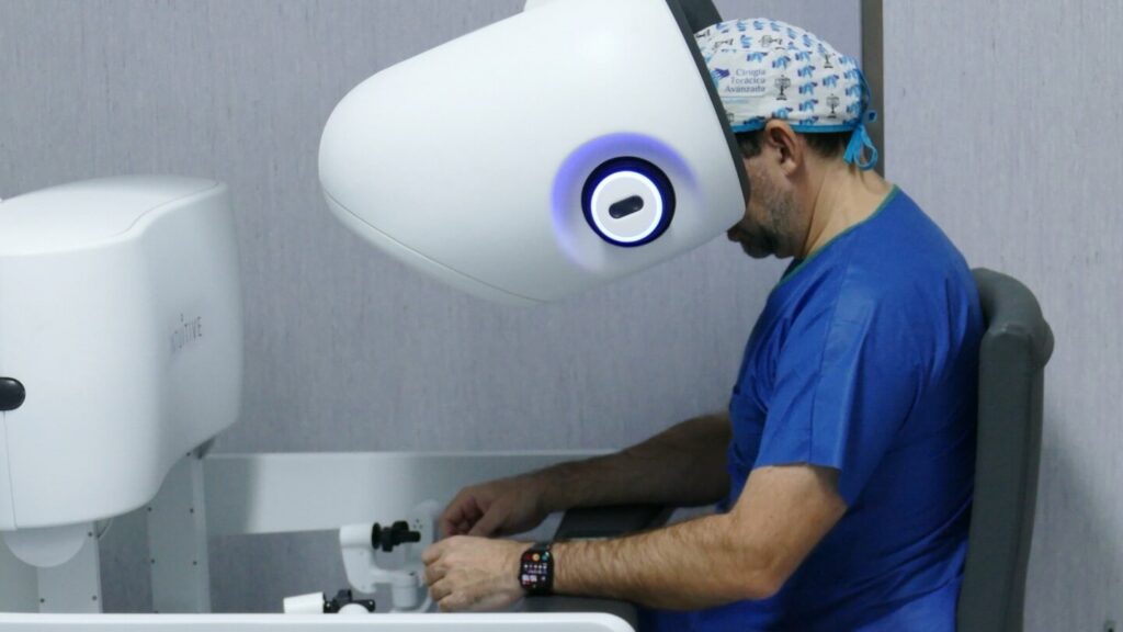 El Hospital Universitario Quirónsalud Madrid ya opera con el robot quirúrgico Da Vinci (DV5)