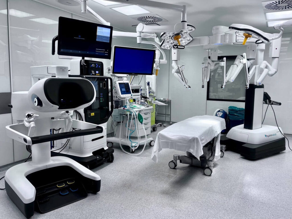 El Hospital Universitario Quirónsalud Madrid ya opera con el robot quirúrgico Da Vinci (DV5)
